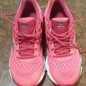 WOEN'S MiZUNO WAVE INSPIRE 12 RUNNING SHOES